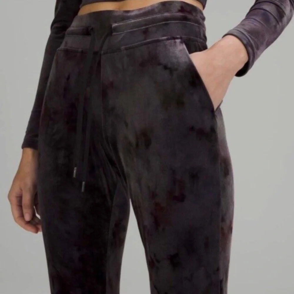 Lululemon Ready To Crush HR Velour Joggers